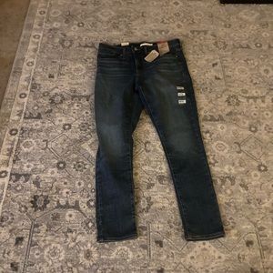 Women’s Levi’s 311